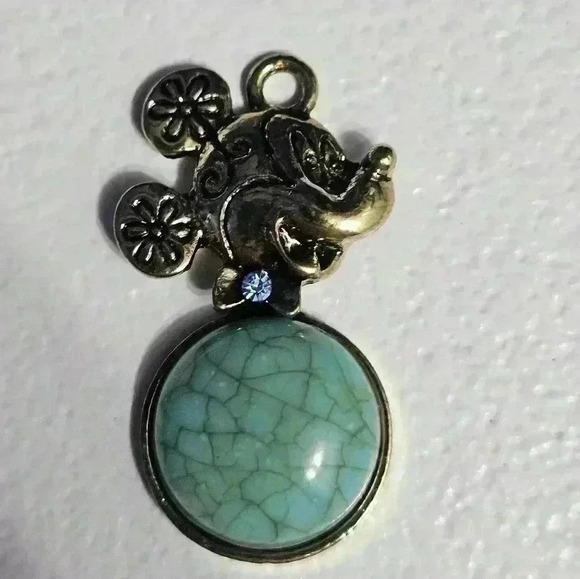 ❤️Free with bundle❤️Set of 2 handmade necklace pendants! - Picture 4 of 4